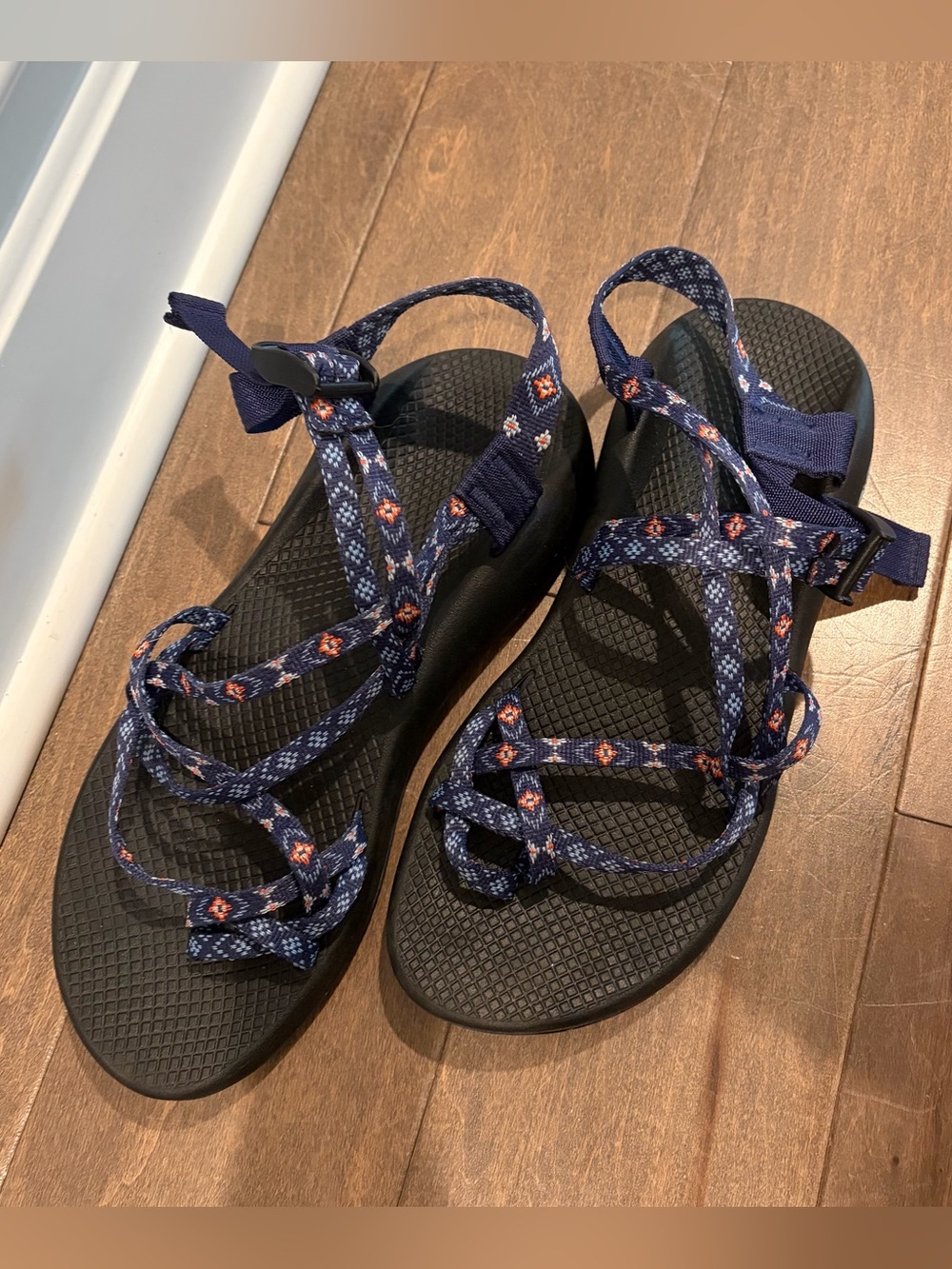 Chaco 11 Women's Navy Patterned Strappy Sandals black adjustable